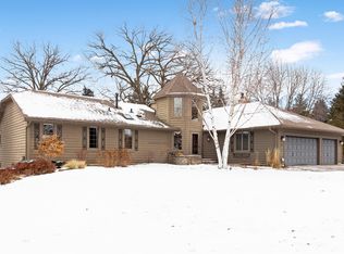 5500 River Bluff Dr, Bloomington, MN 55437