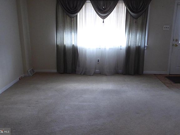 4th image of 3716 Bandon Dr