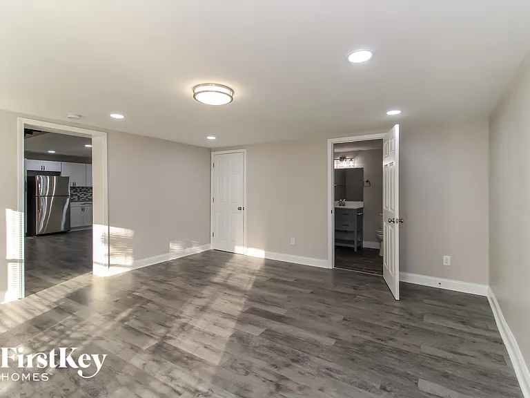 218 Friendway Rd — Photo 8
