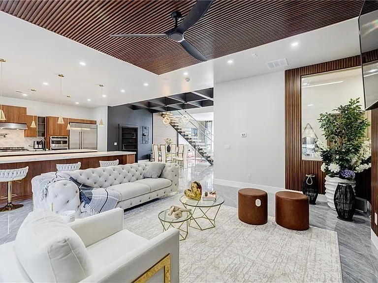 1812 Hunters Gln — Photo 12