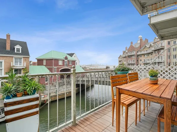 200 Shearwater Ct W APT 22, Jersey City, NJ 07305