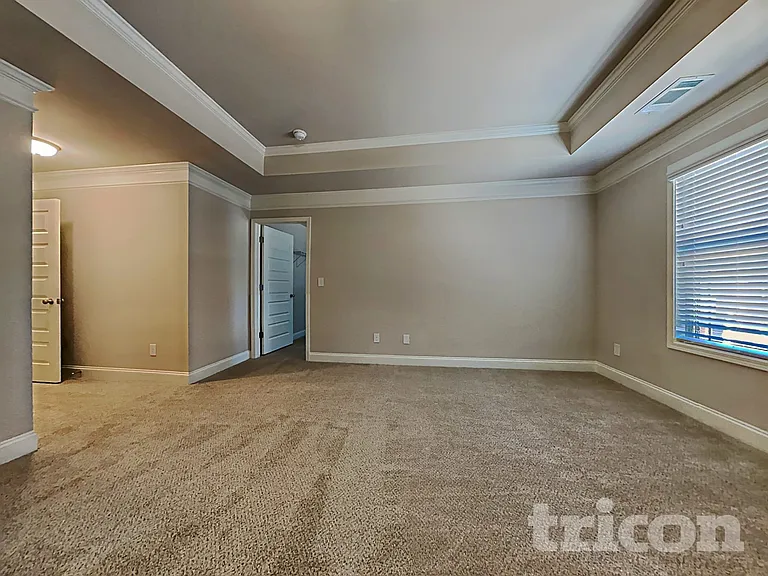 817 Crescent Way — Photo 23