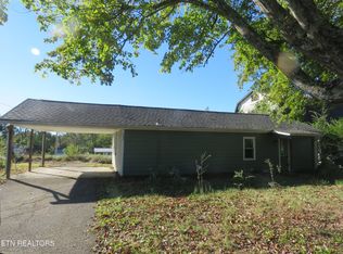 131 Johnny Baird Ln, Jacksboro, TN 37757