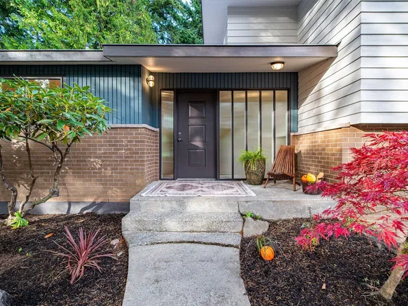 5210 NE 190th Street, Lake Forest Park, WA 98155