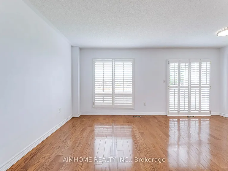 340 Kittridge Rd — Photo 16