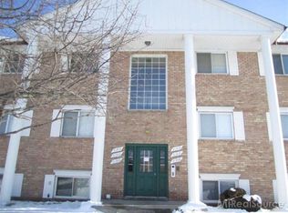 51308 Johns Dr, Chesterfield, MI 48047