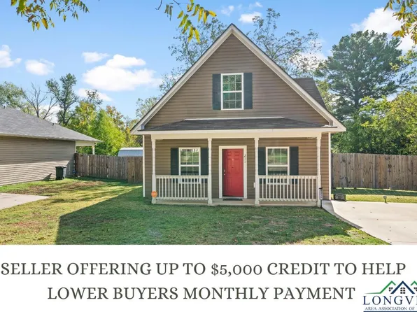 211 W Gay Ave, Gladewater, TX 75647