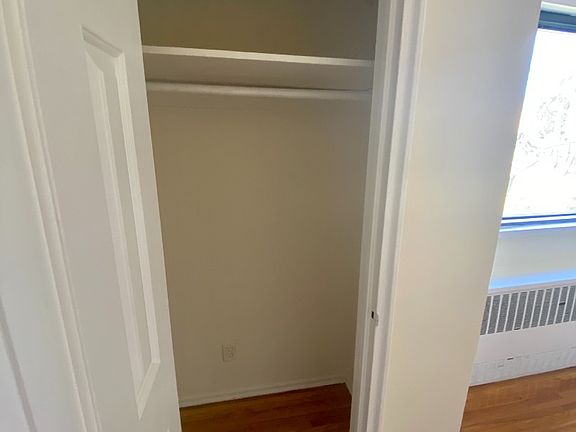 3rd image of 81 Beacon Hill Dr #4H1