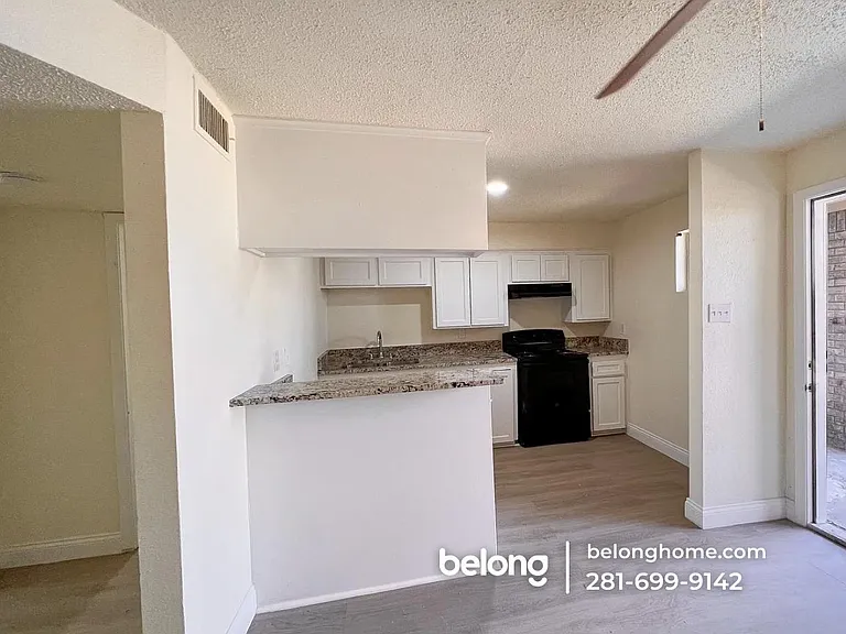 105 Cypress Dr #1 — Photo 2