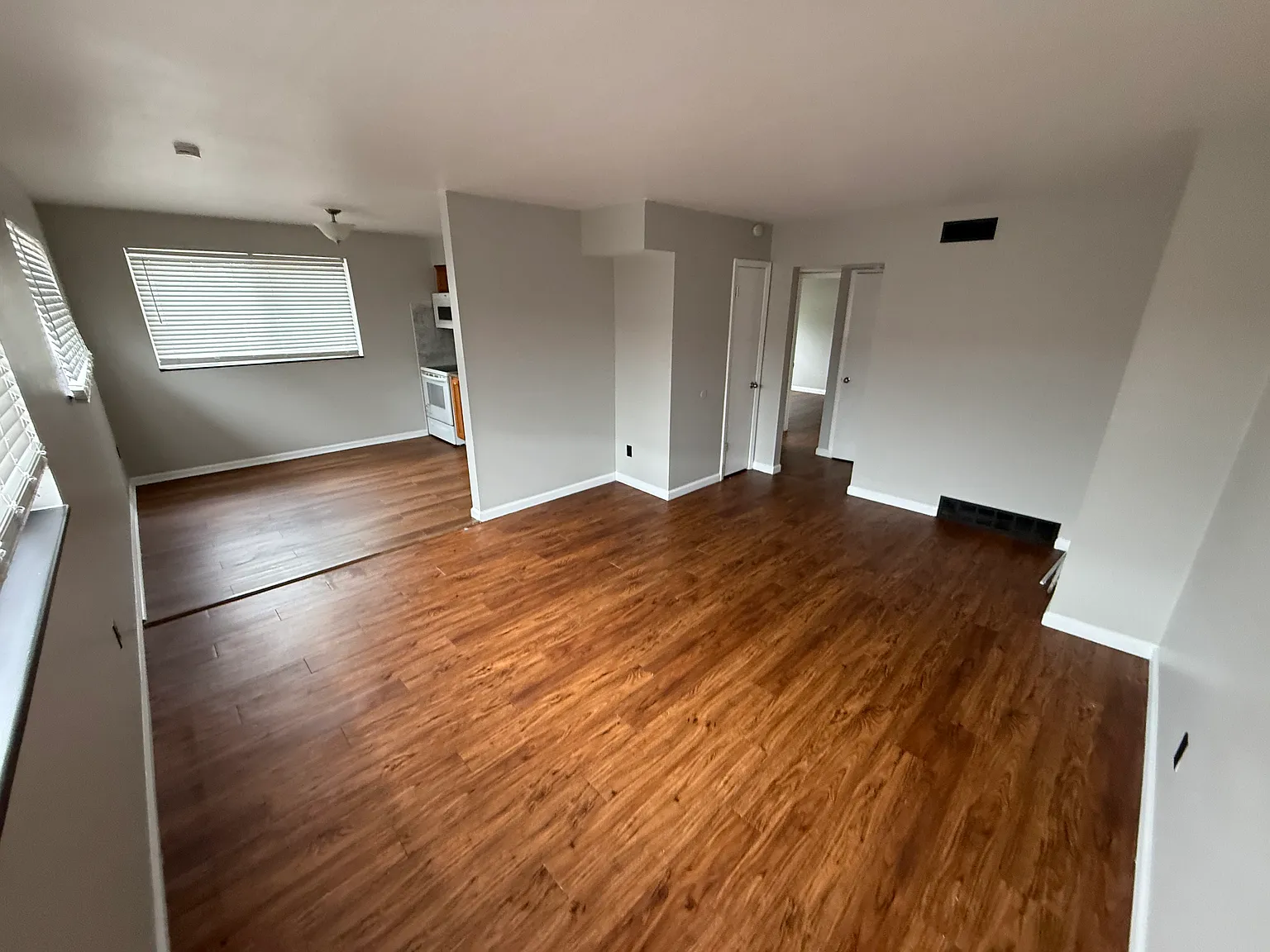 3 bed, 1200 sqft, $1,500 — Photo 1