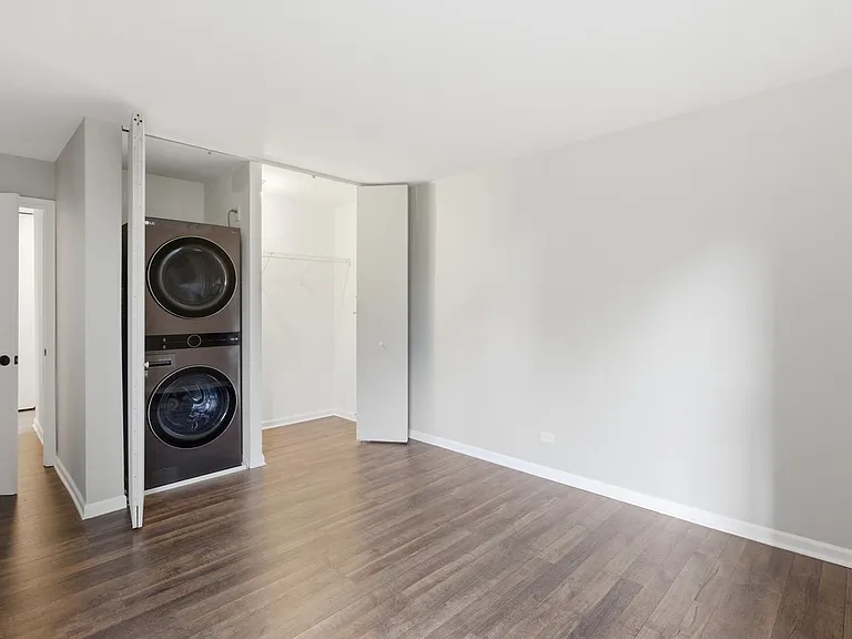 6000 Oakwood Dr #4H — Photo 10