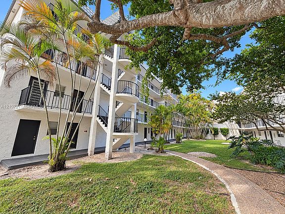 2nd image of 3300 Spanish Moss Ter APT 301