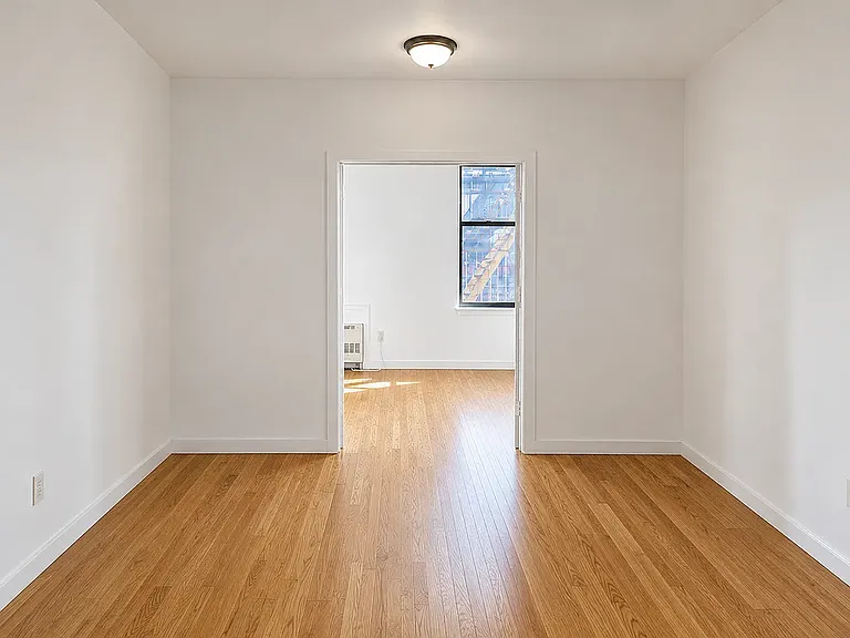 577 2nd Ave #35A — Photo 2