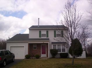 12 Berwick Ln, Sicklerville, NJ 08081