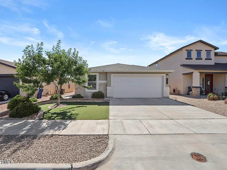 3917 Desert Dunes Dr — Photo 1