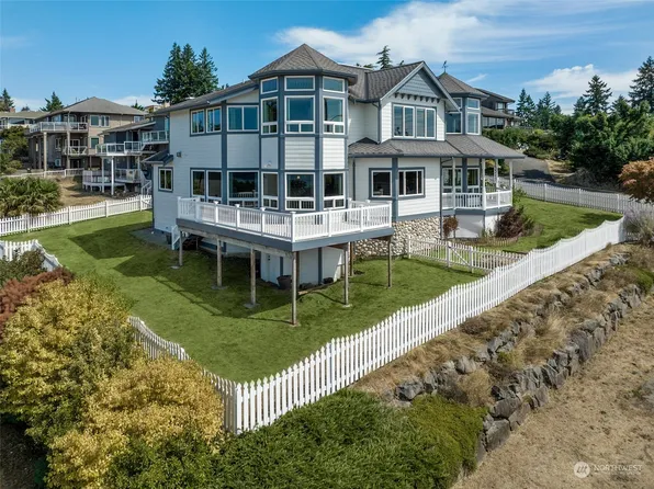 21037 3rd Avenue S, Des Moines, WA 98198