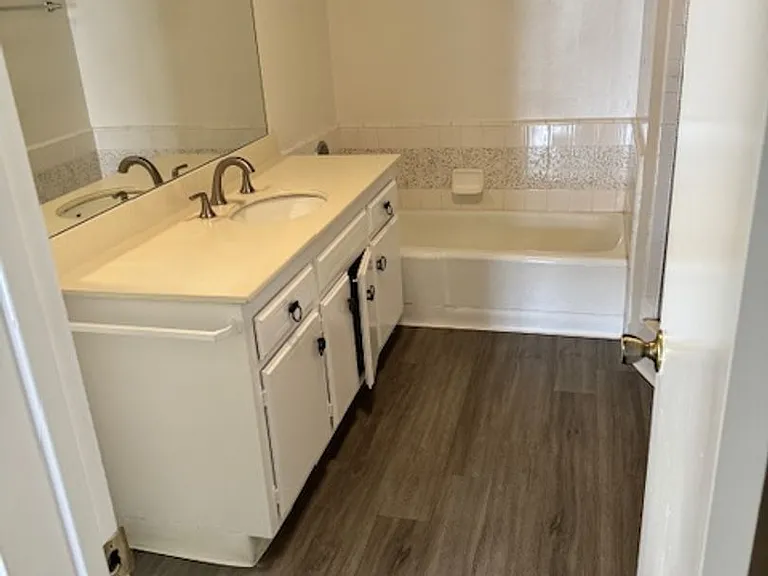 319 S. Clark Drive — Photo 15