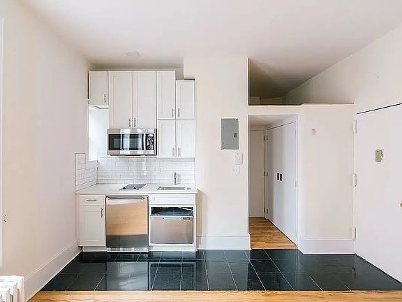 2nd image of 220 Sullivan St APT 3A