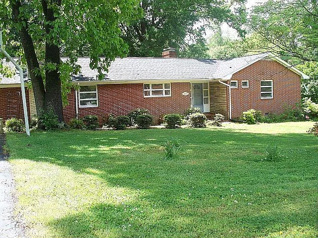 1217 Forestdale Dr — Photo 1