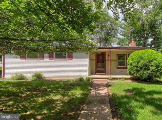 815 Greenbriar Rd, York, PA 17404