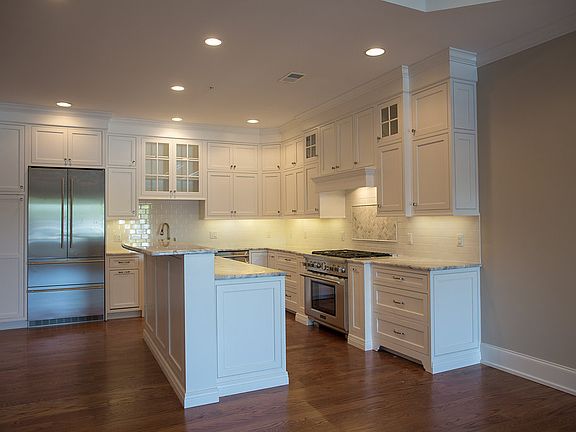 Custom Kitchen w/ Island