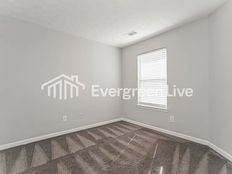 1705 Formosa Ln — Photo 11