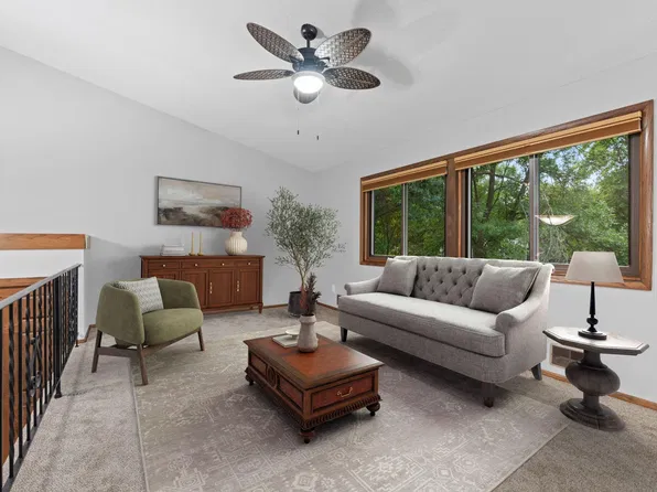 4135 Shirlee Ln S, Shoreview, MN 55126