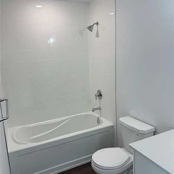 1000 Lackner Pl #401 — Photo 9