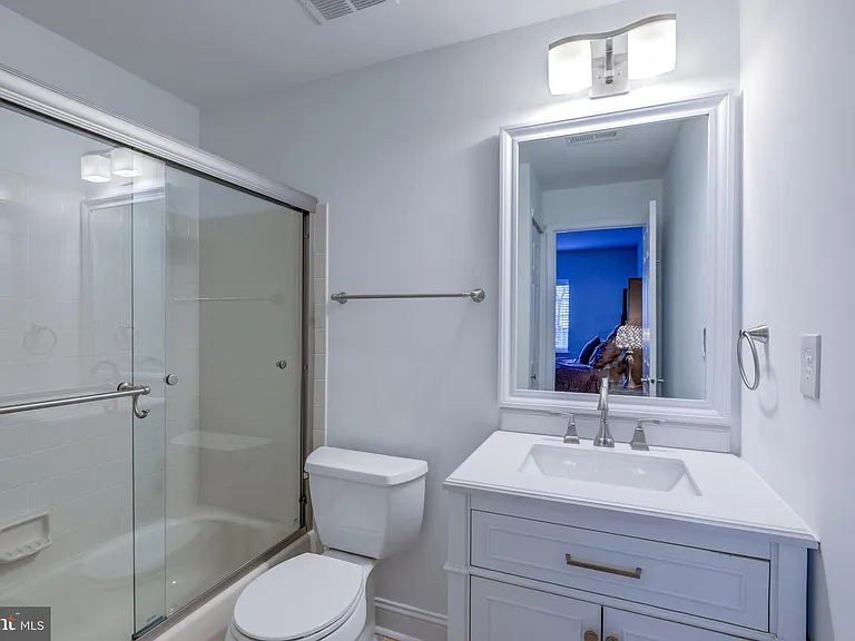 2751 Pennsylvania Ave #B103 — Photo 25