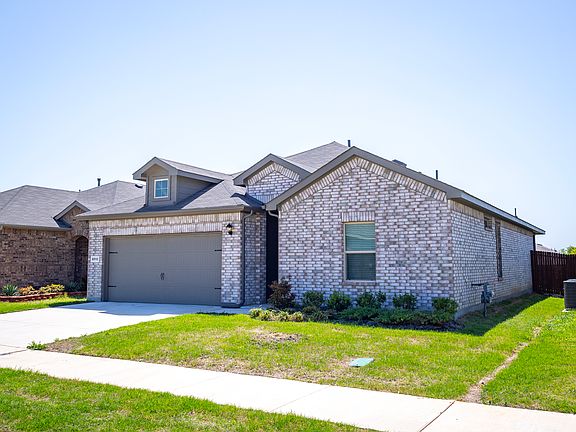 3rd image of 8513 Centerboard Ln