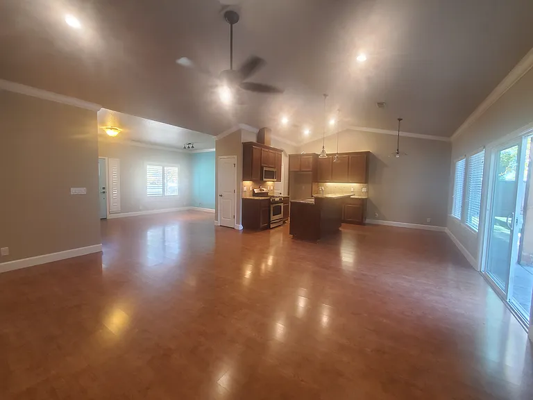 8447 Birch St — Photo 4
