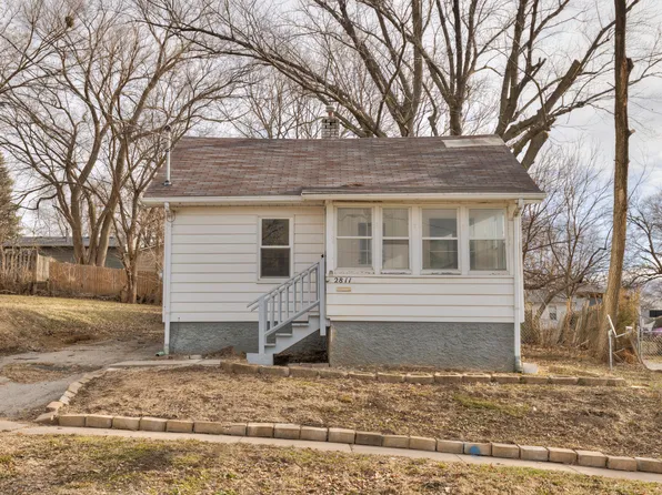 2811 Oxford St, Des Moines, IA 50313