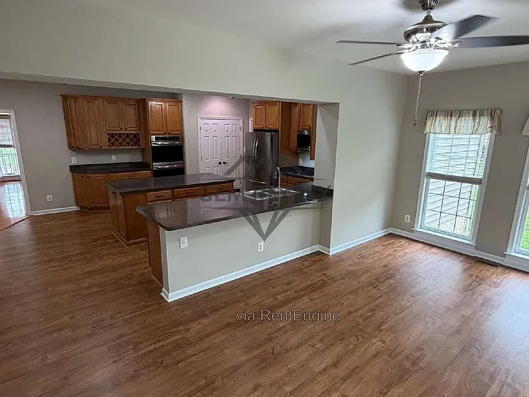10410 Silver Creek Ct — Photo 30