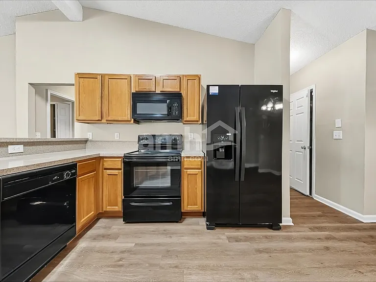 8612 Tristan Dr — Photo 4