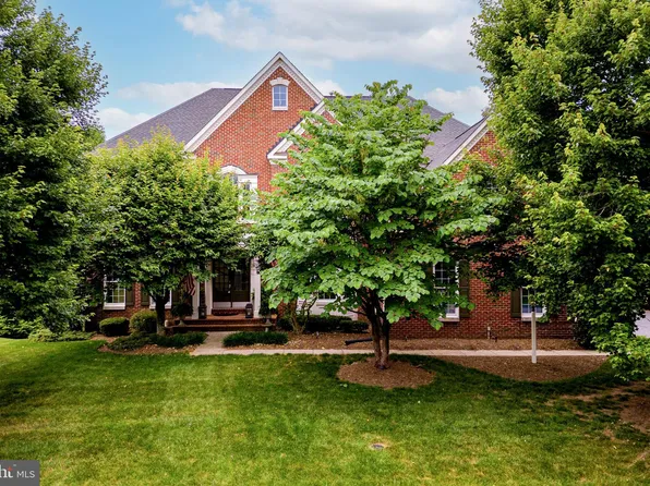 40703 Cool Valley Cir, Aldie, VA 20105