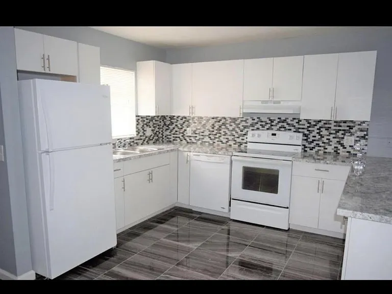 2430 Joe Ave S — Photo 4