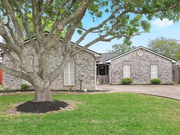 10915 Pecan Dr, La Porte, TX 77571