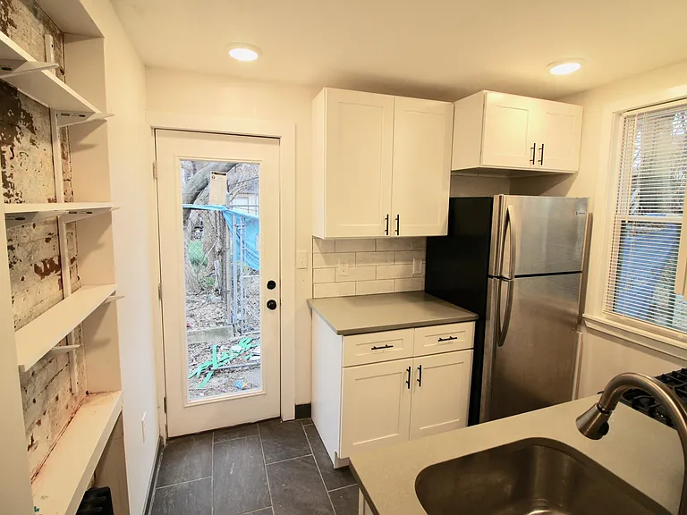 3055 Braddock St — Photo 5