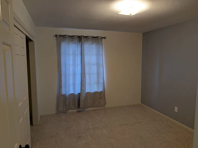 1757 Douglas Ave — Photo 12