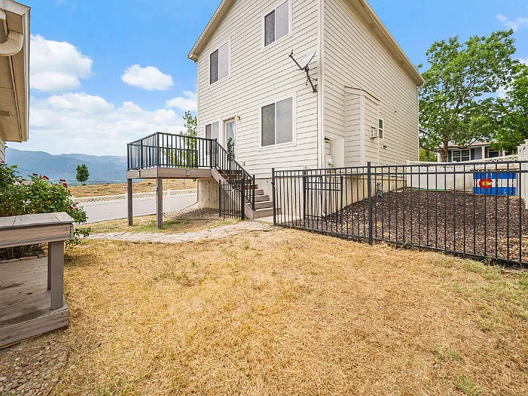 2211 Downend St — Photo 2