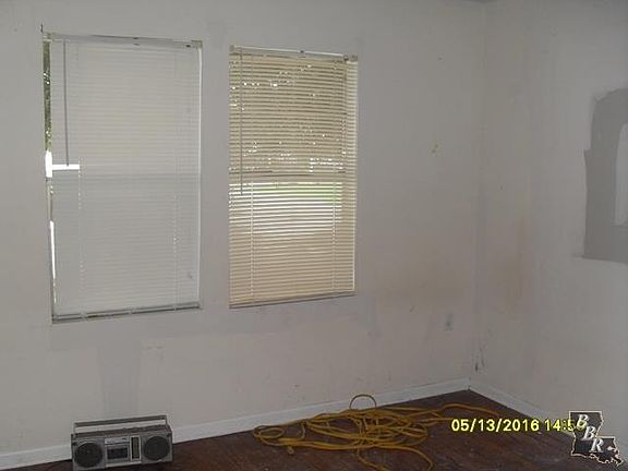 4th image of 914 Barataria St