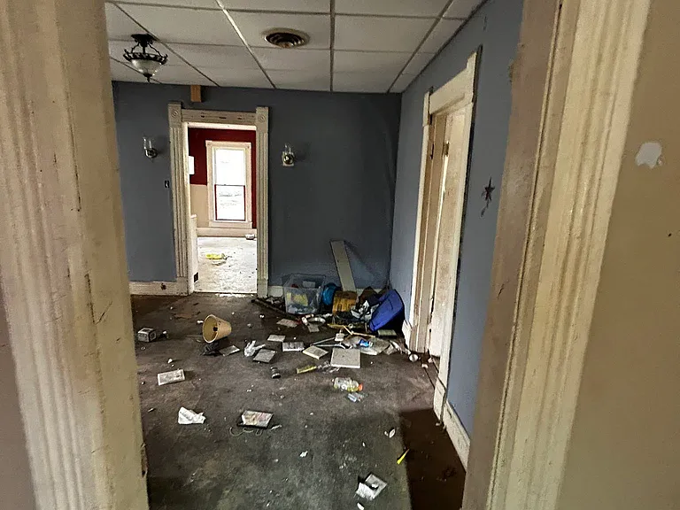 106 Locust St — Photo 3