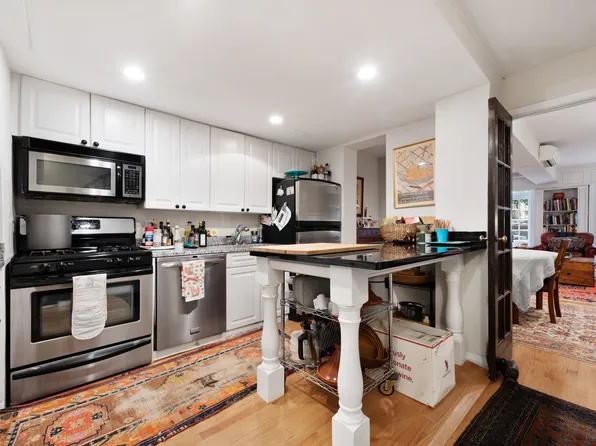 27 West 9th Street image 4 of 11