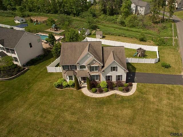 1st image of 1 Fairview Ln