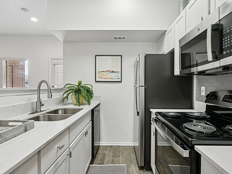 Hidden Ridge Apartments — Photo 2