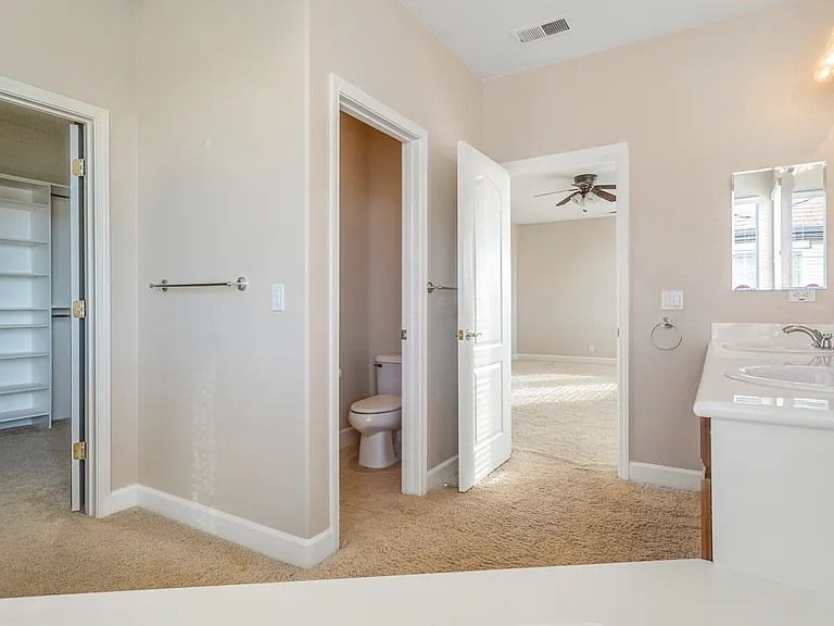 4382 Shoreline Ct — Photo 9