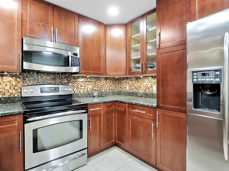 155 Potomac Psge #415 — Photo 7