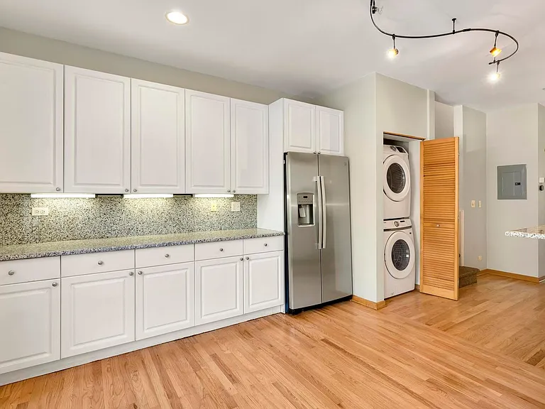 1812 S Dearborn St #12 — Photo 5