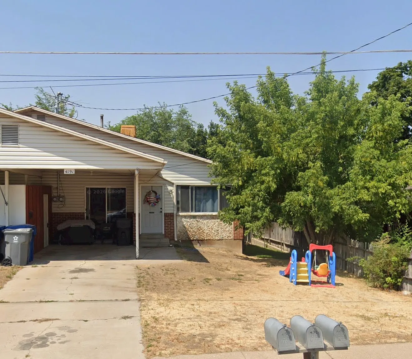 3 bed, 1700 sqft, $1,800 — Photo 1