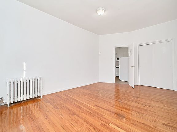 4th image of 294 Convent Ave APT 8